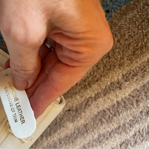 Amanda smith ivory leather clutch purse NWOT - Picture 4 of 5